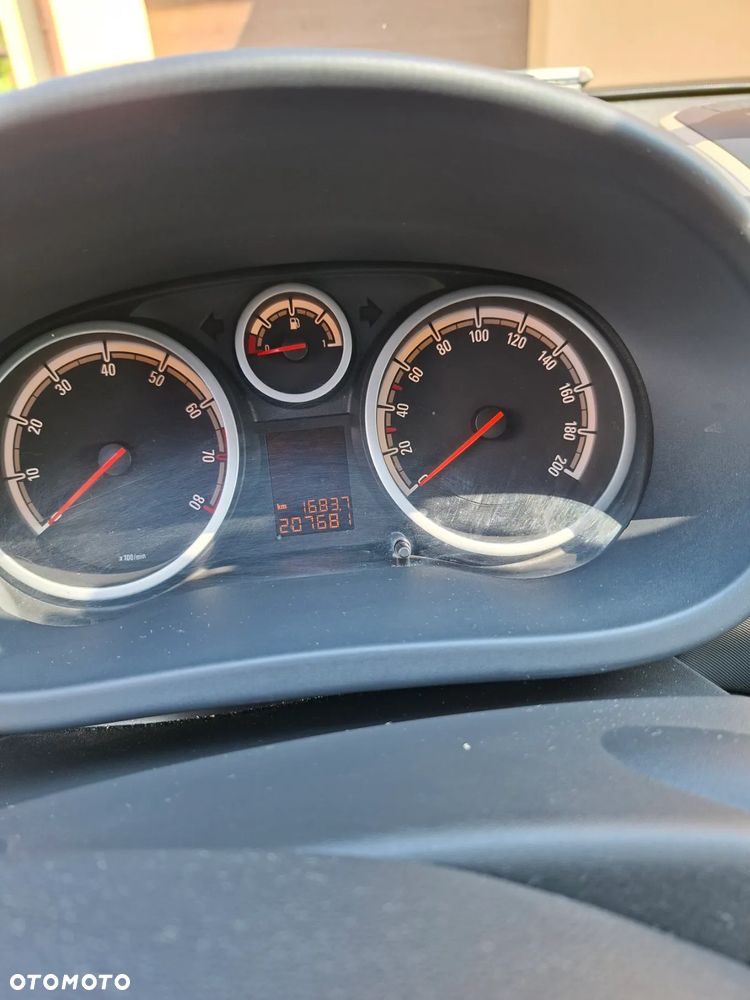 Opel Corsa 1.2 16V Cosmo - 12