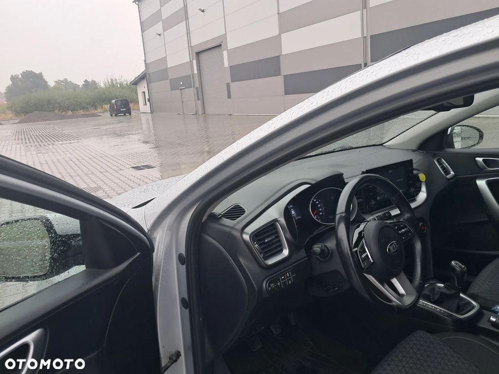 Kia Ceed - 9