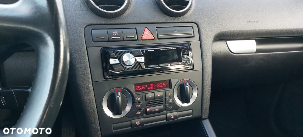 Audi A3 3-drzwiowe 1.6 Ambiente - 37