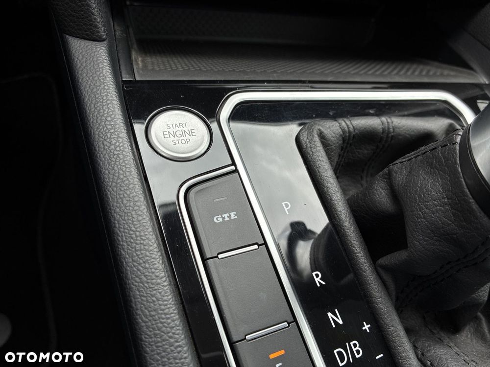 Volkswagen Passat - 28