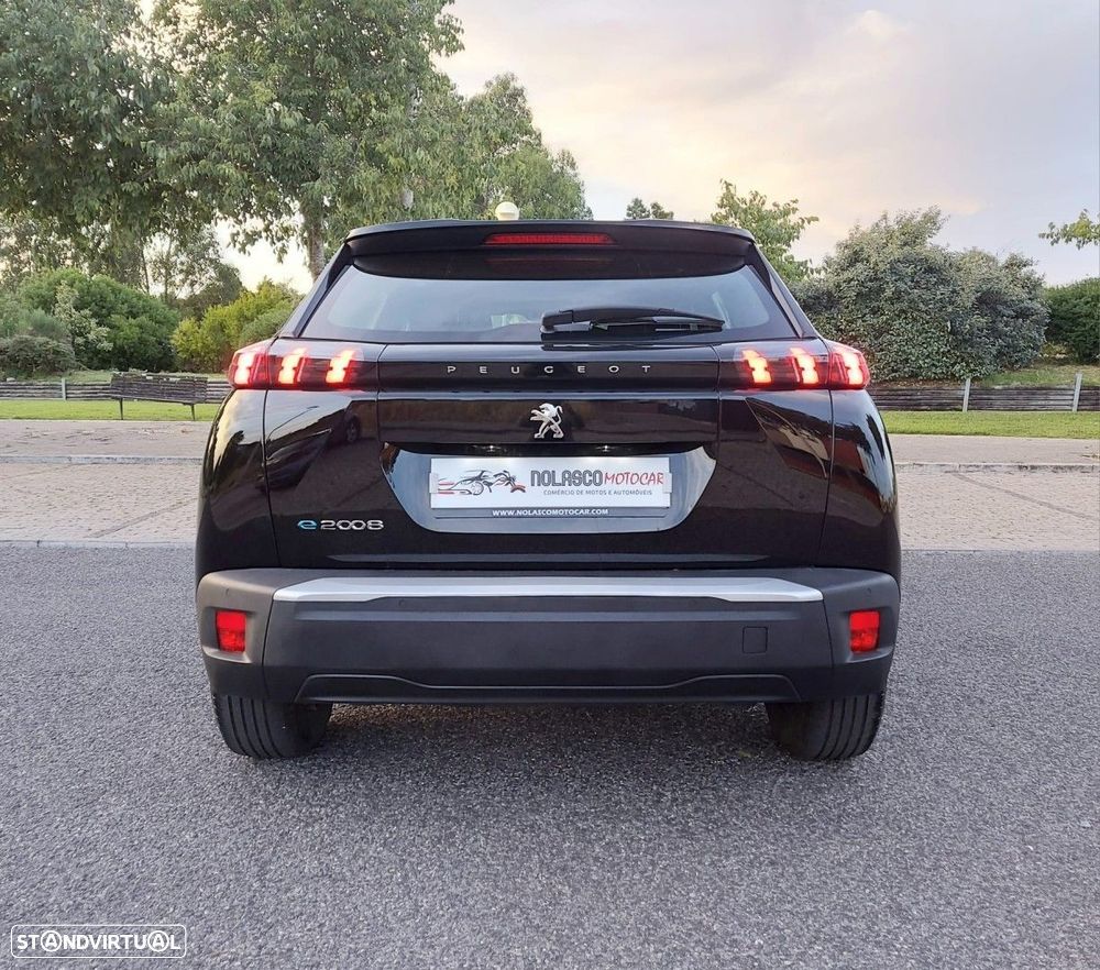 Peugeot e-2008 50 kWh Active Pack — fotografia 14