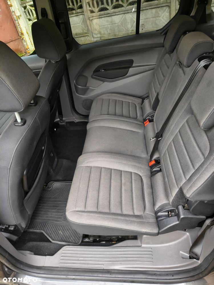 Ford Tourneo Connect Grand - 12