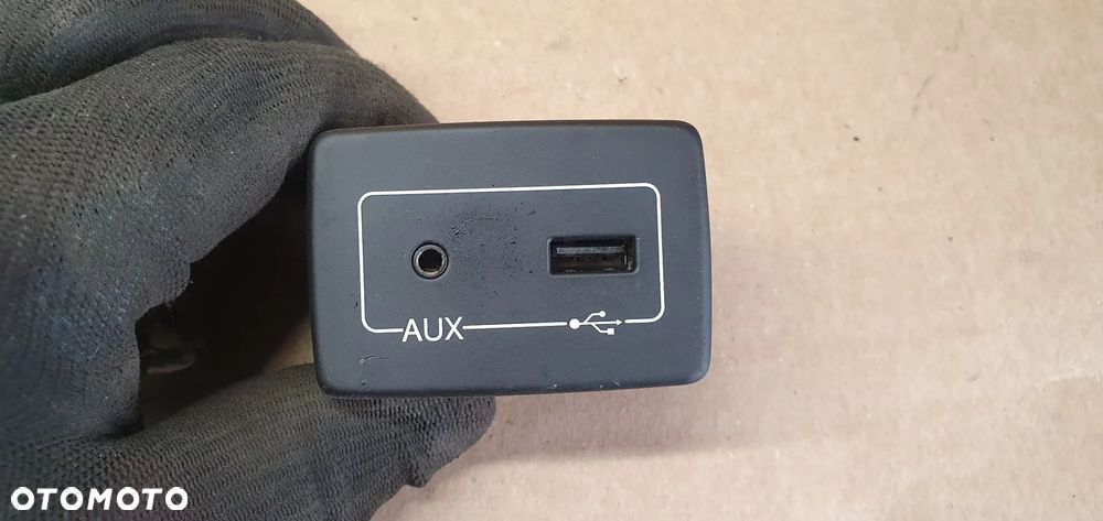 Czytnik Gniazdo AUX USB Citroen Jumper 7356546330 - 1