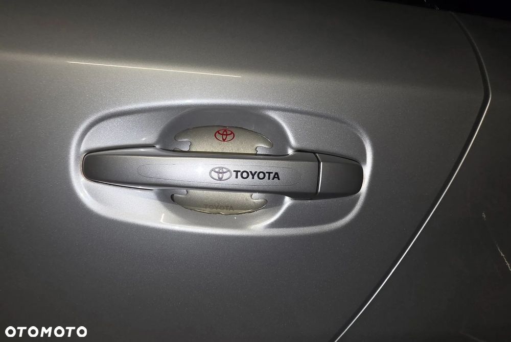 Toyota Avensis 1.8 Premium MS - 28