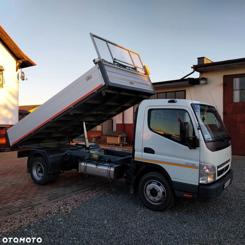 Mitsubishi Canter - 1