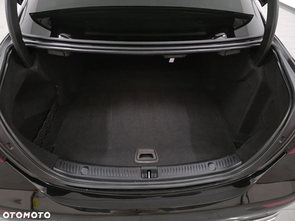 Mercedes-Benz Klasa E 220 d 9G-TRONIC AMG Line - 40