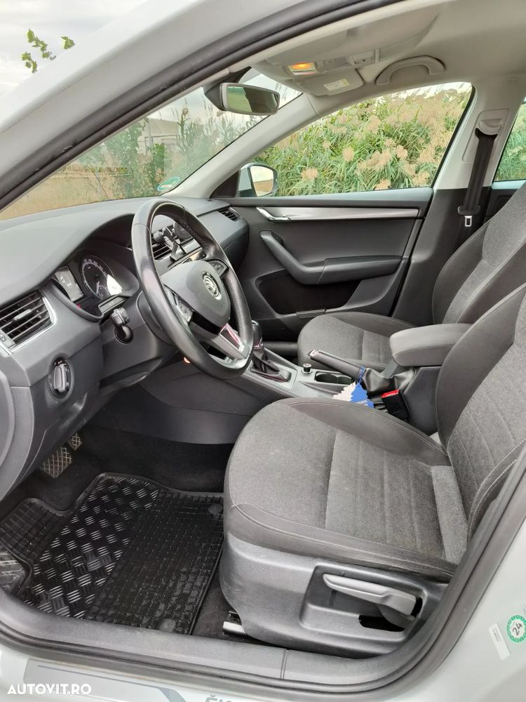 Skoda Octavia Combi Diesel 2.0 TDI DSG Style - 7