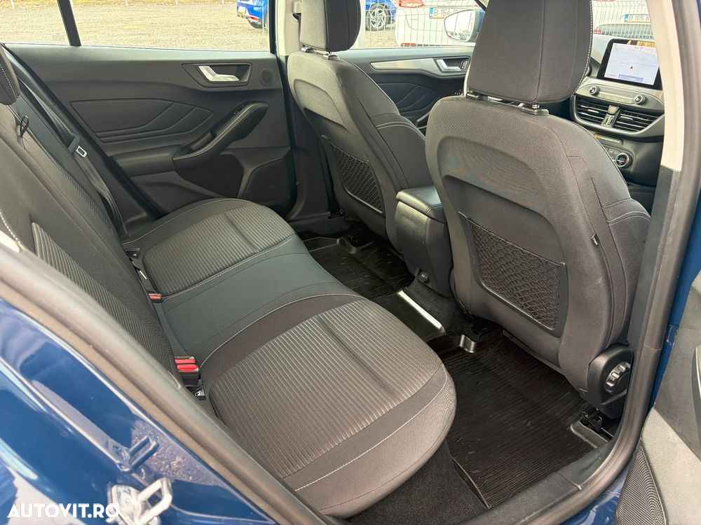 Ford Focus 1.0 EcoBoost Titanium - 34