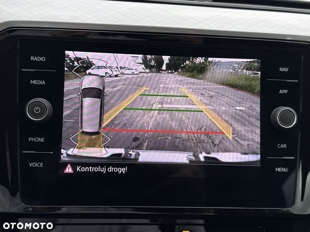 Volkswagen Passat 2.0 TDI Business DSG - 29