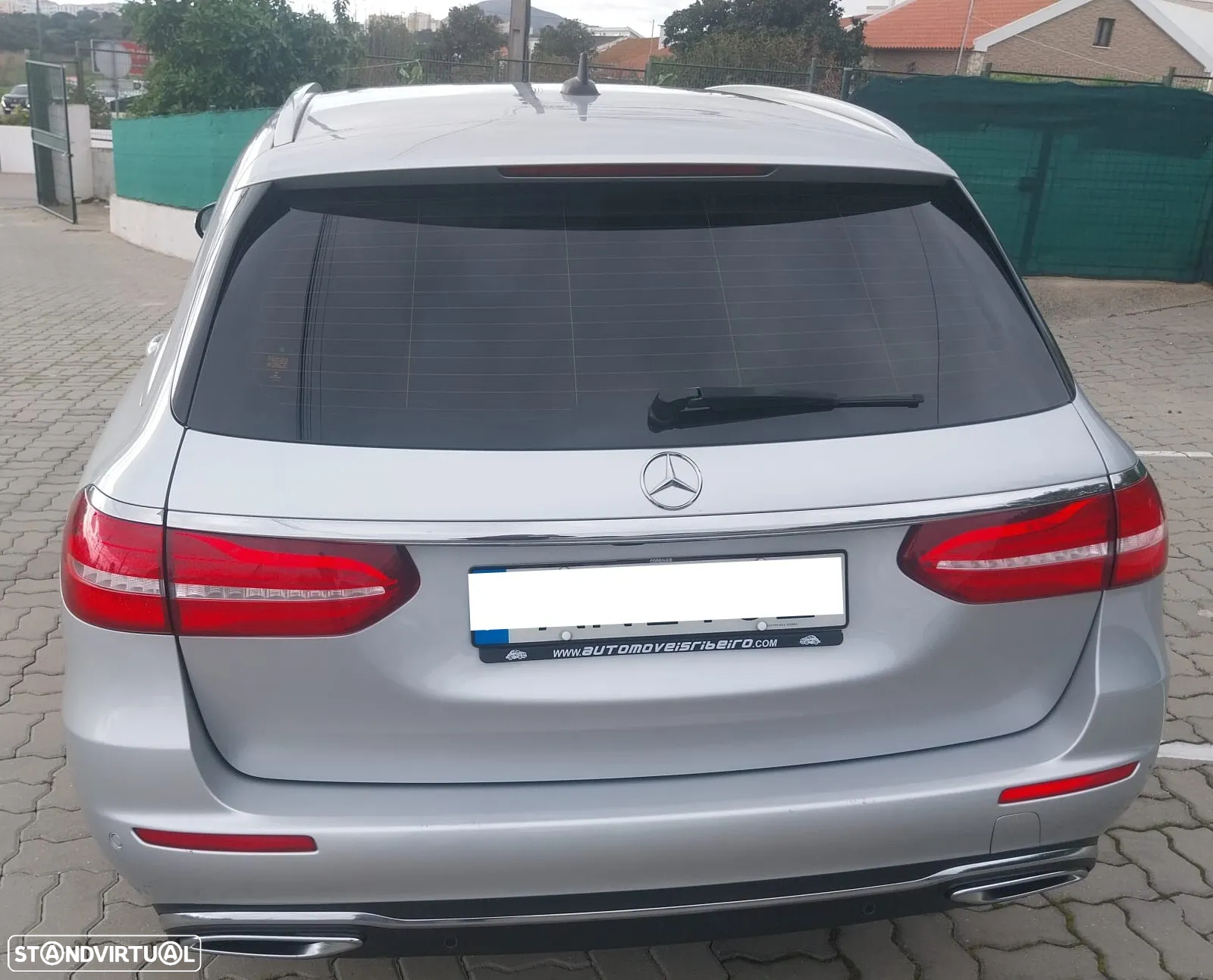 Mercedes-Benz E 220 d T 9G-TRONIC Avantgarde - 3