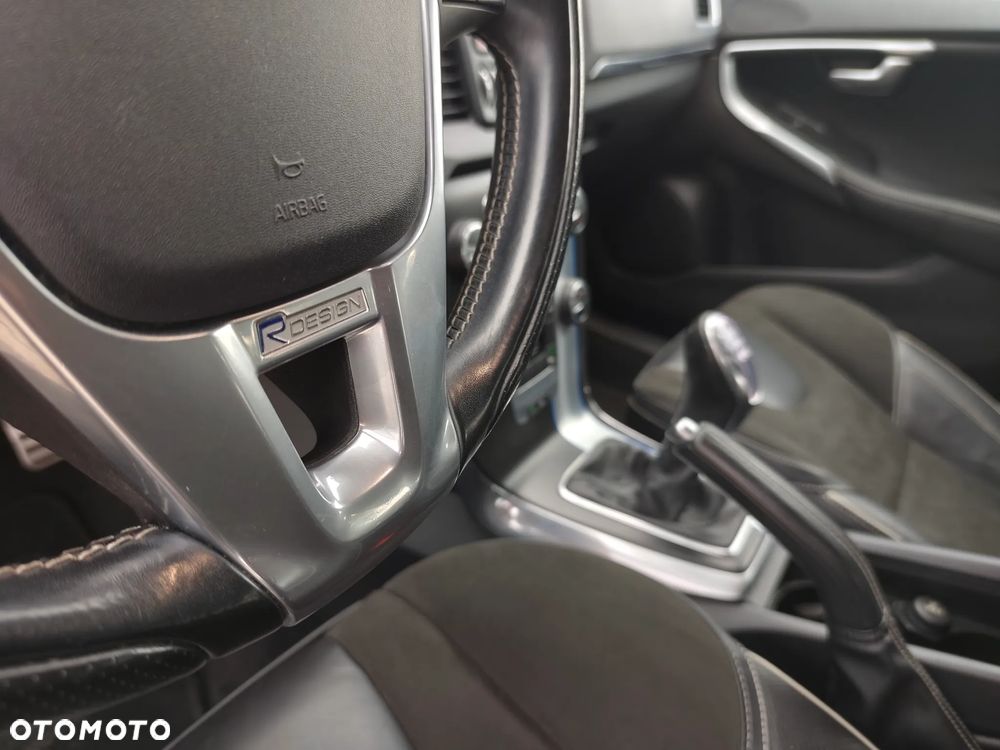 Volvo V40 D2 R Design - 18