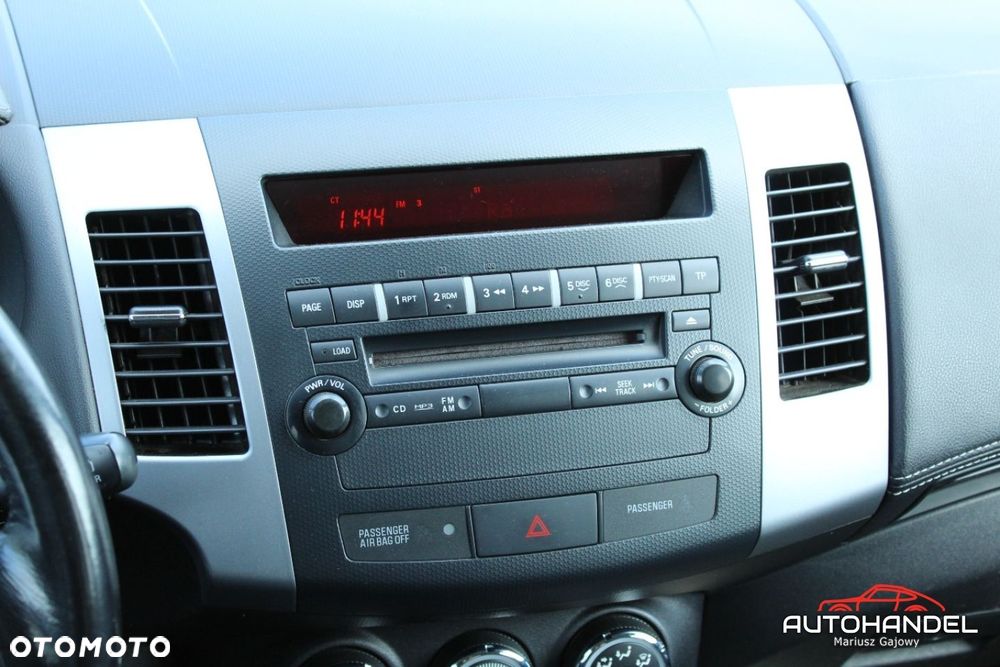 Mitsubishi Outlander - 13