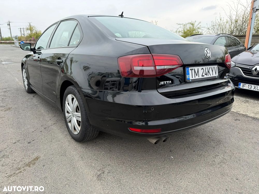 Volkswagen Jetta 2.0 TDI Comfortline - 4