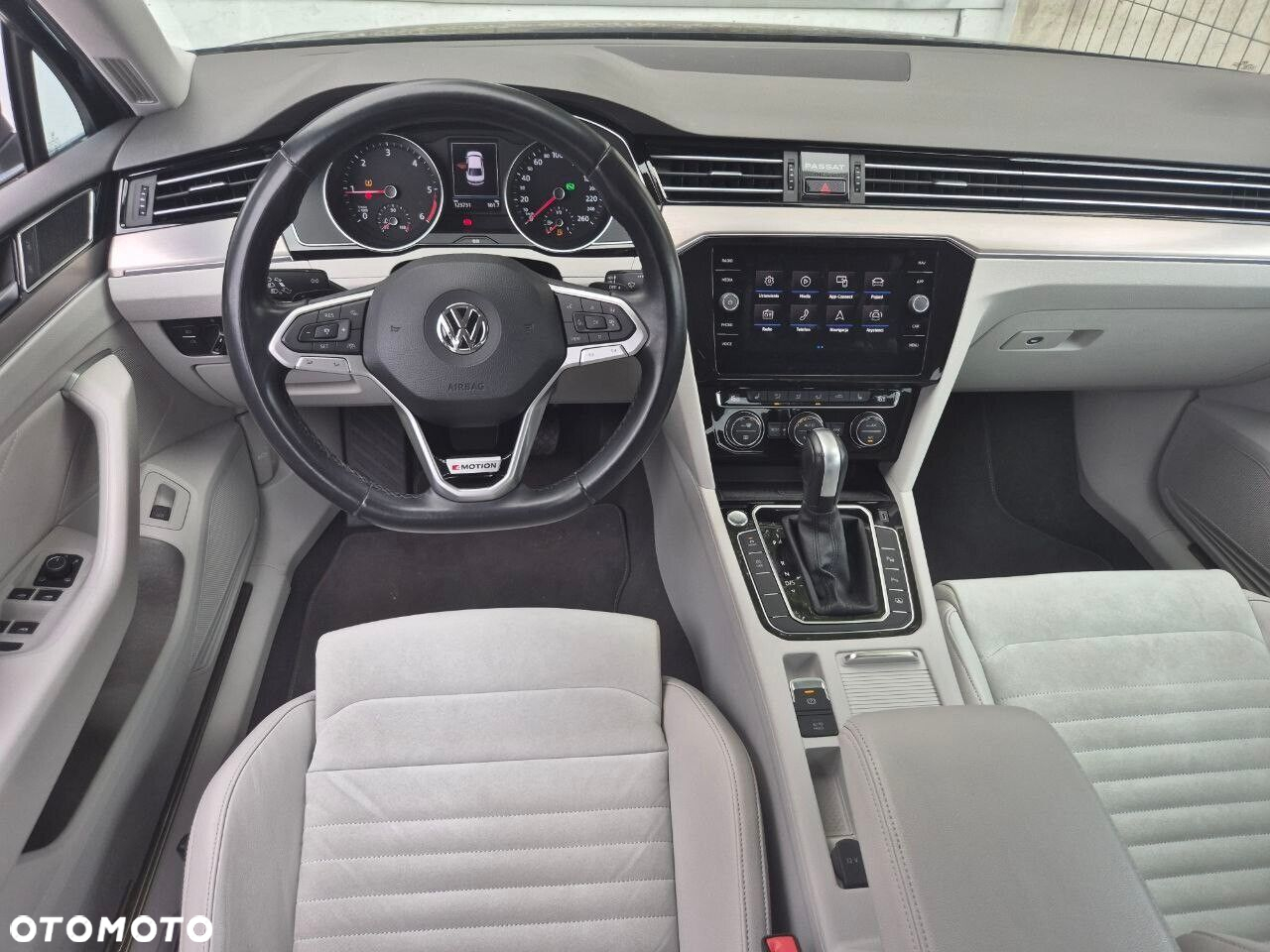 Volkswagen Passat 2.0 TDI Bi-Turbo BMT 4Mot Highline DSG - 13
