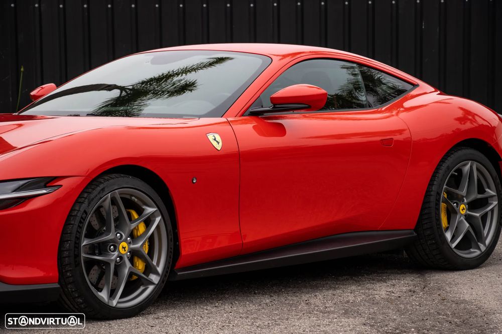 Ferrari Roma 3.9 Twin-Turbo V8 - 3