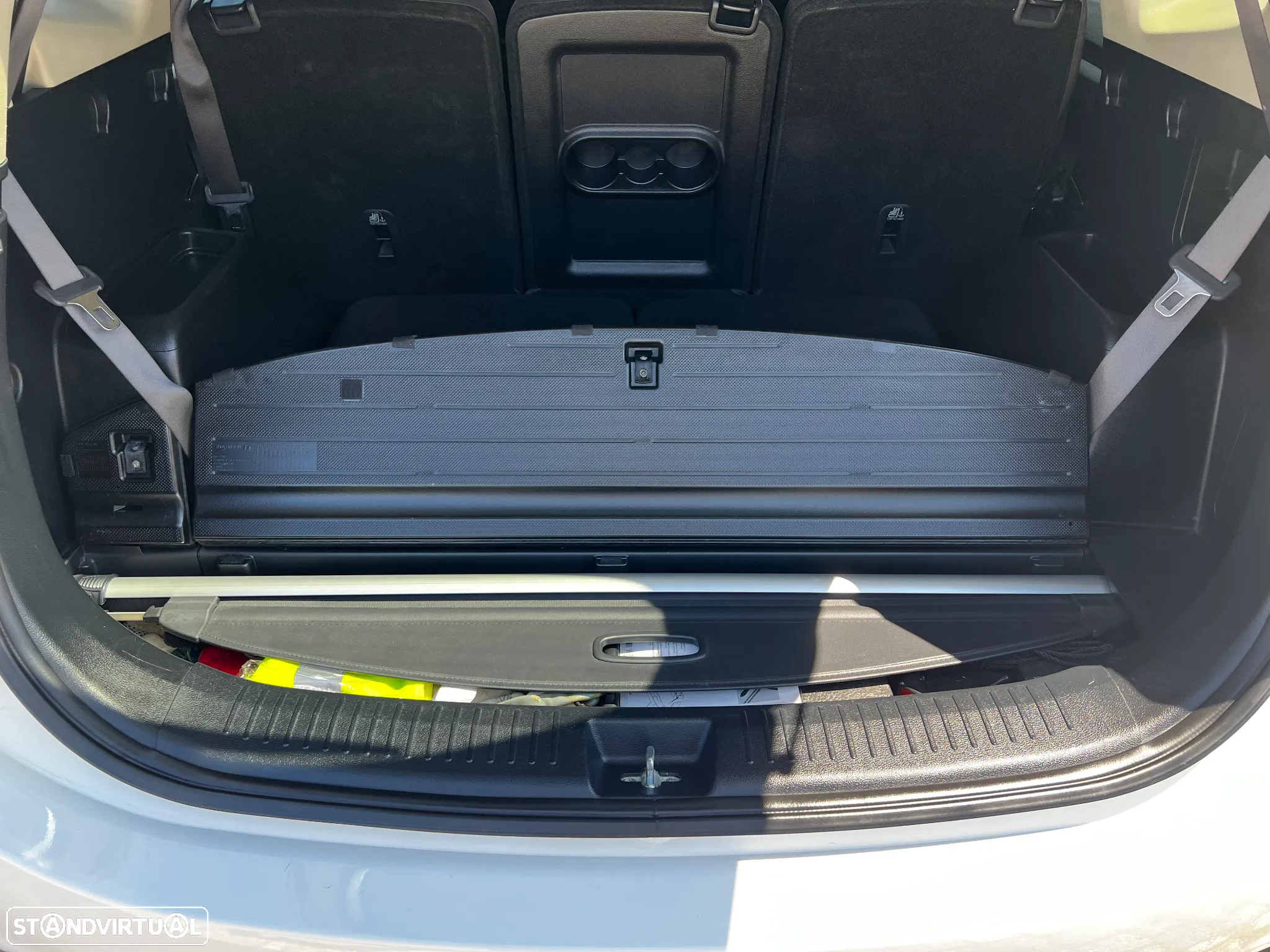 Kia Carens 1.7 CRDi ISG TX - 39
