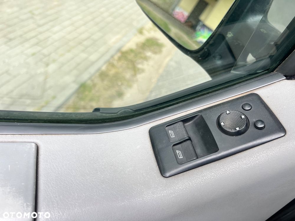 Volkswagen Transporter - 16