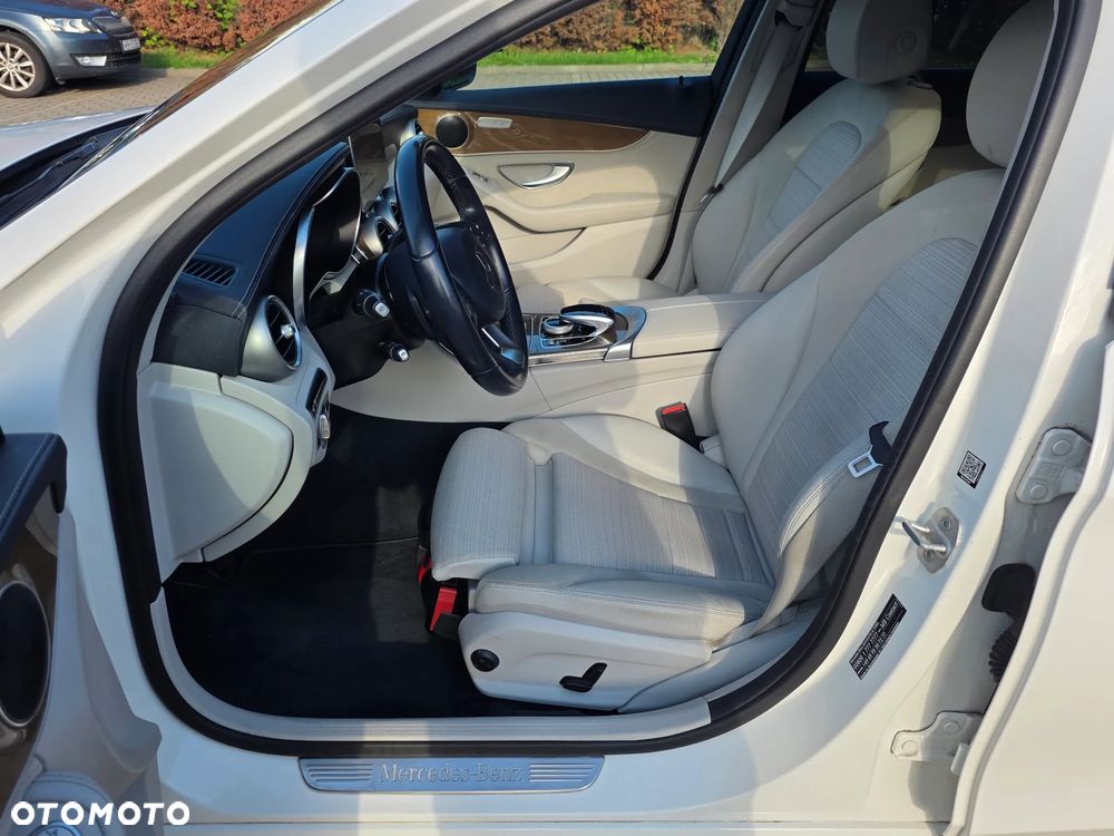 Mercedes-Benz Klasa C 200 7G-TRONIC Exclusive - 20