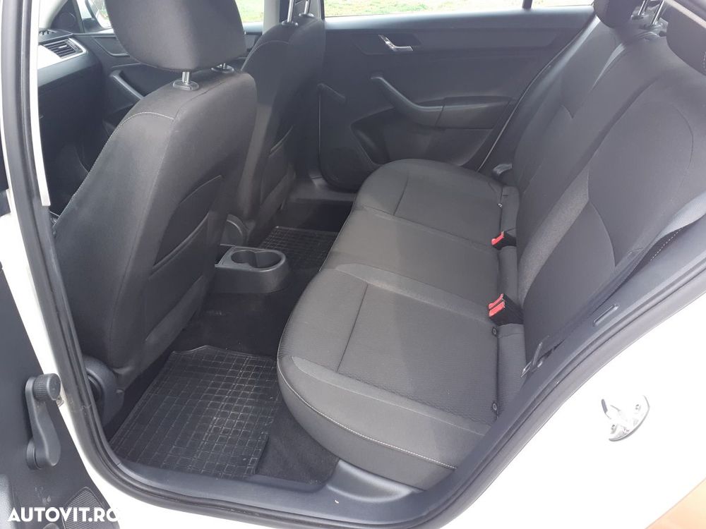 Skoda RAPID 1.6 TDI Active - 10