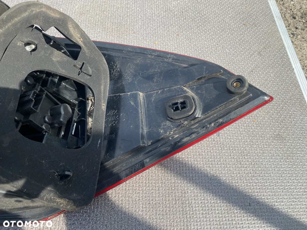 LAMPA TYŁ TYLNA LEWA RENAULT LAGUNA 3 III - 8