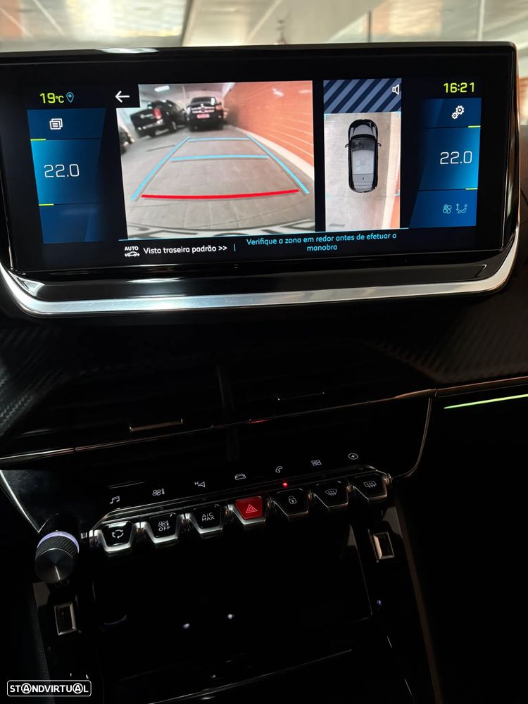 Peugeot e-208 GT - 21