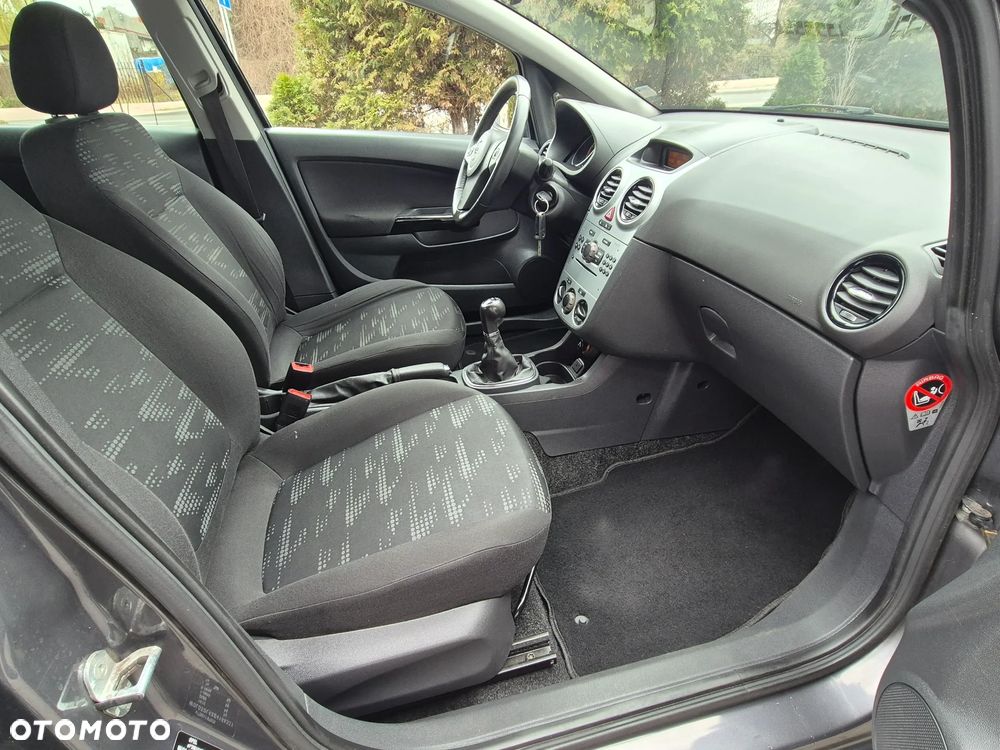 Opel Corsa 1.4 16V Satellite - 33