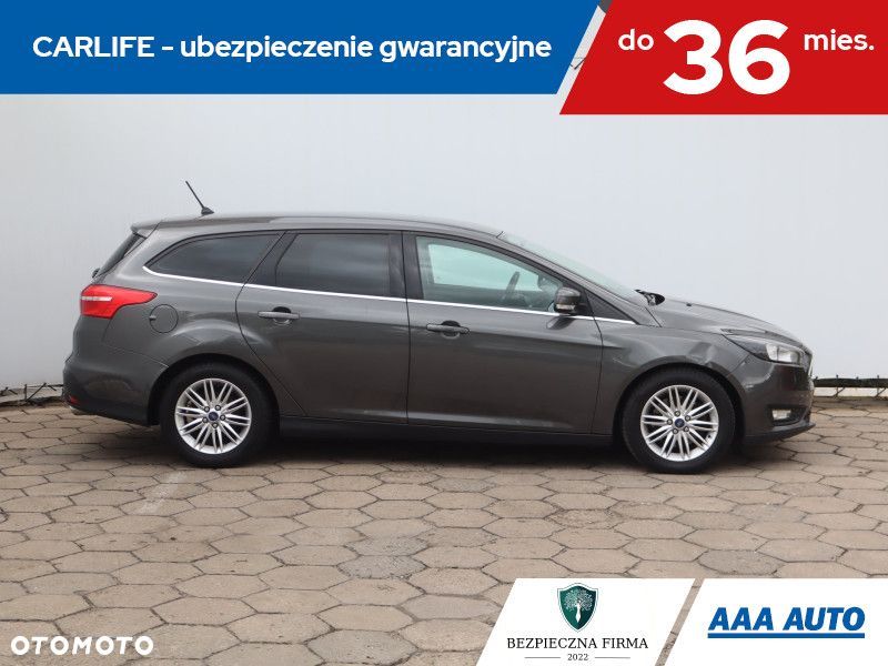 Ford Focus SW - 8