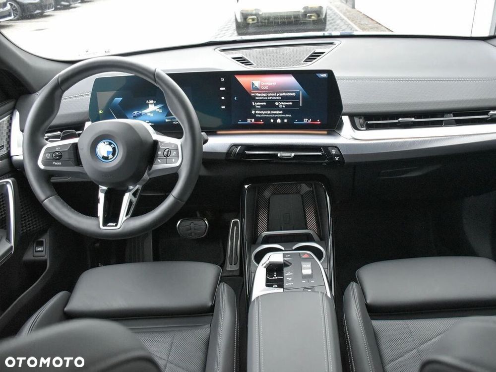 BMW iX2 eDrive20 66.5kWh M Sport Edition - 3
