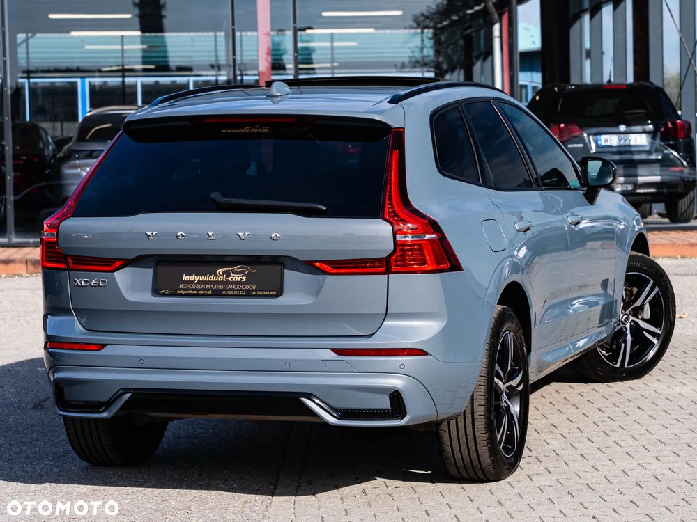 Volvo XC 60 B4 D Plus Dark - 3