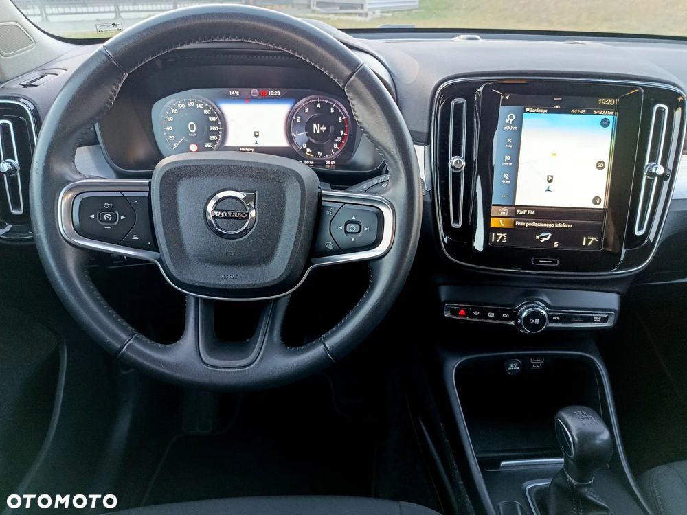 Volvo XC 40 T2 Momentum Core - 15