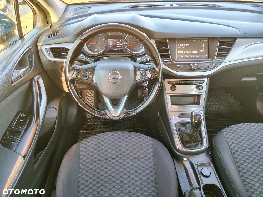 Opel Astra 1.0 T Essentia S&S - 29
