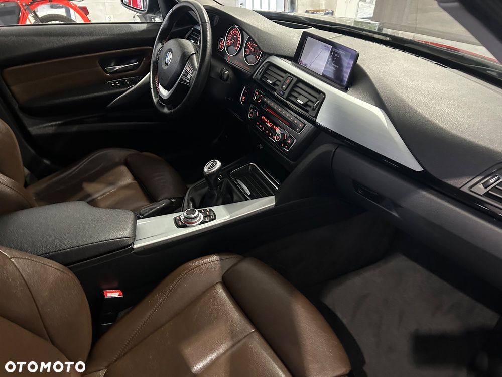 BMW Seria 3 320d - 31