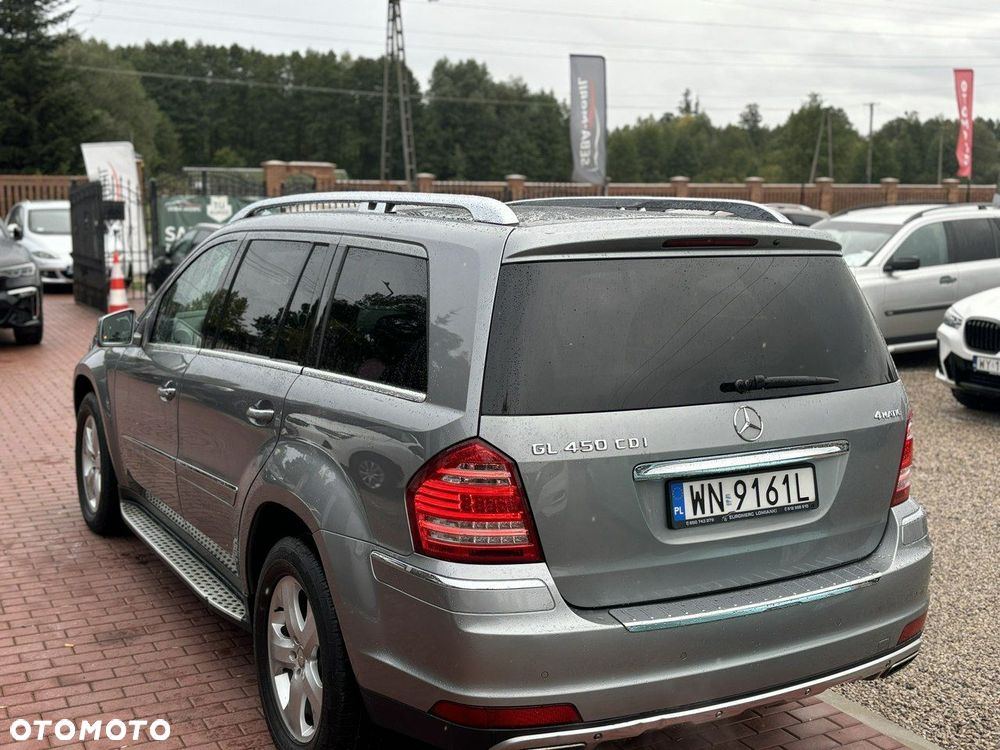 Mercedes-Benz GL - 11