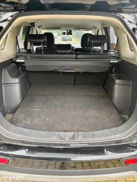 Mitsubishi Outlander - 9