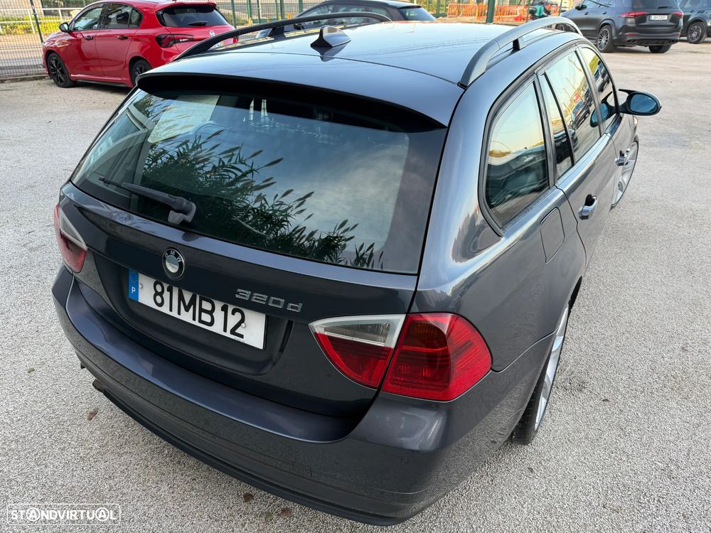 BMW 320 d Touring - 13