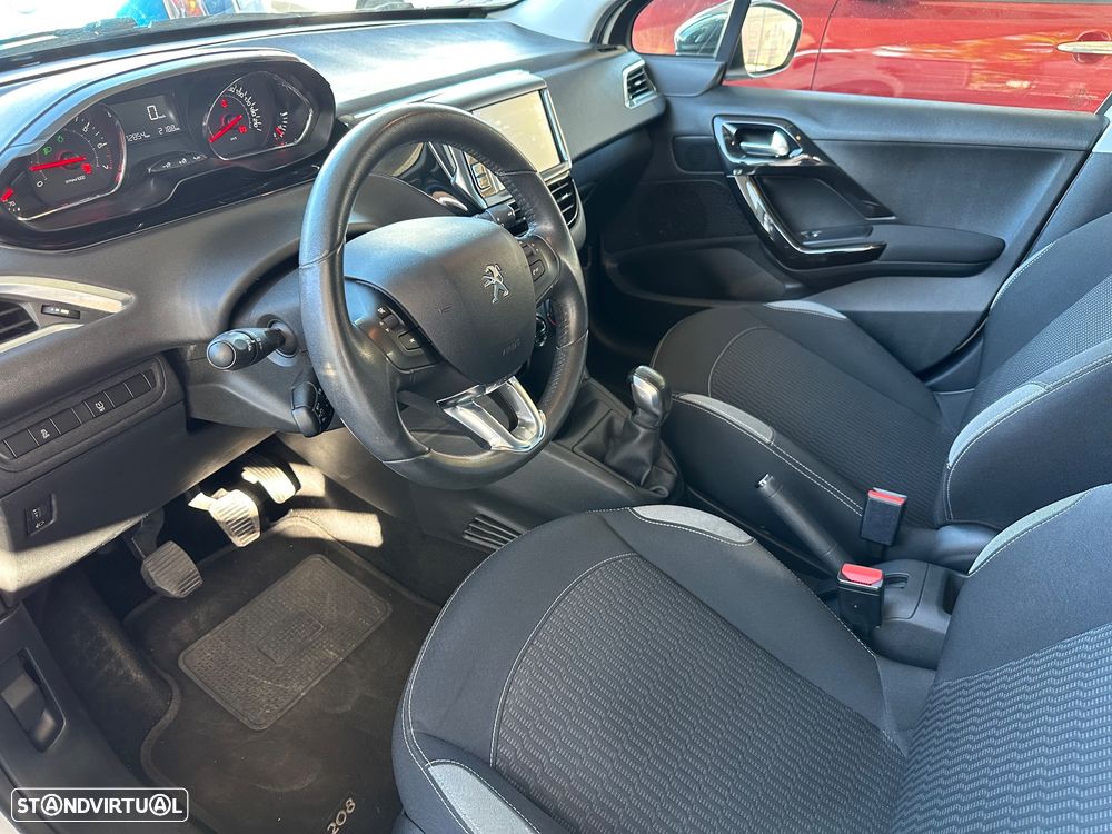 Peugeot 208 1.2 VTi SE Style - 9