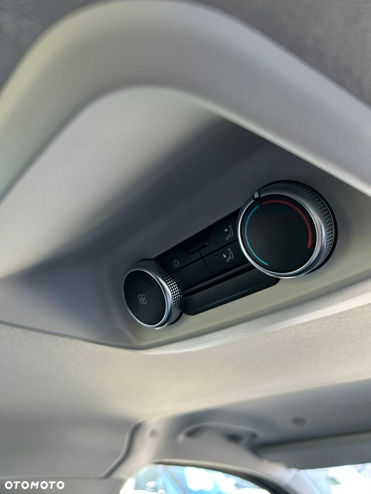 Volkswagen Transporter Kombi L2H1 M1 - 23