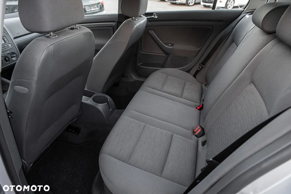 Volkswagen Golf - 20