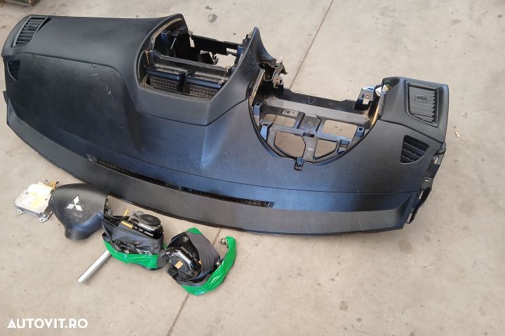 Kit airbag cu plansa de bord 4K7AZE1BEFB 6176502 6066746 E40435094 70 - 2