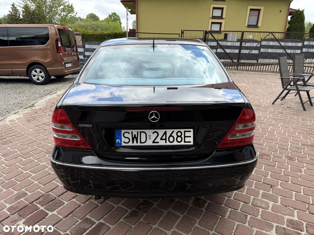 Mercedes-Benz Klasa C 200 Kompressor Automatik Avantgarde - 39