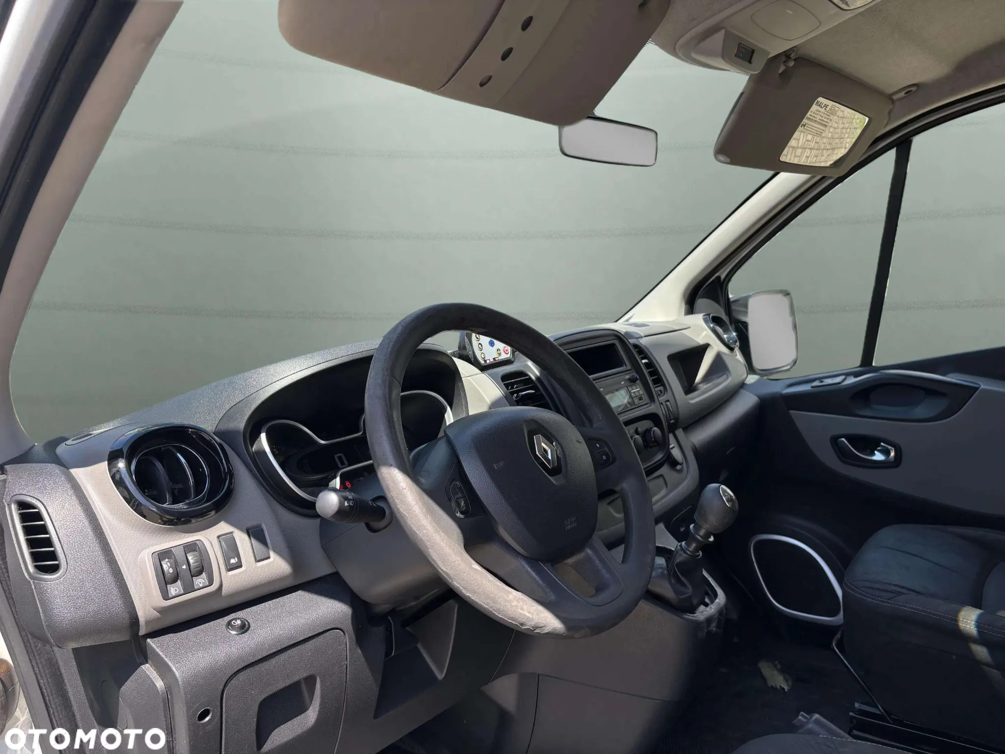 Renault Trafic - 10