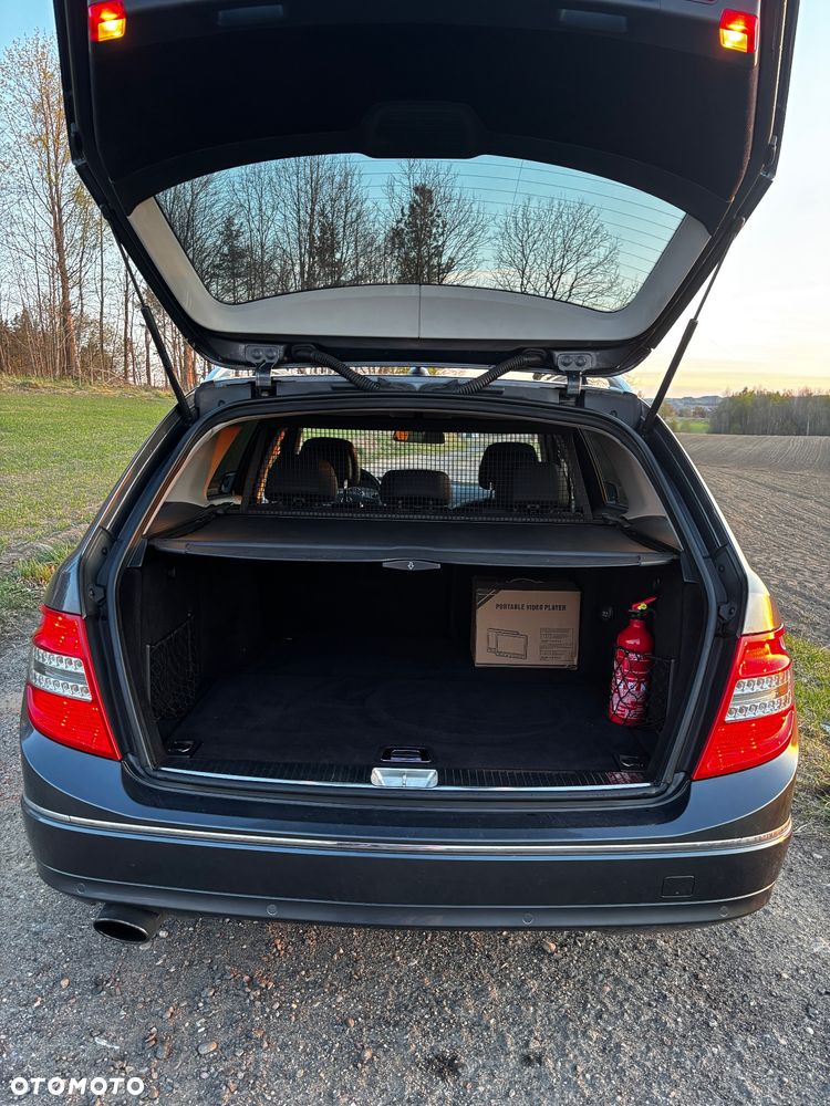 Mercedes-Benz Klasa C 220 CDI Avantgarde - 14
