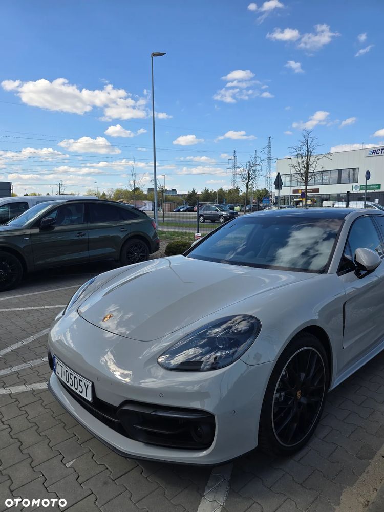 Porsche Panamera 4 - 22