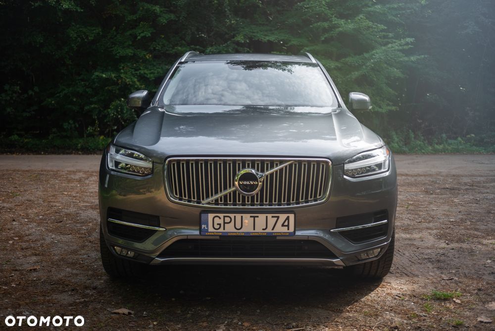 Volvo XC 90 - 9