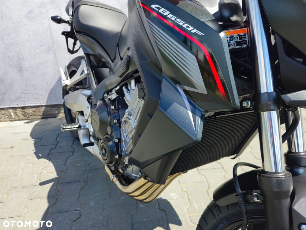 Honda CB - 22
