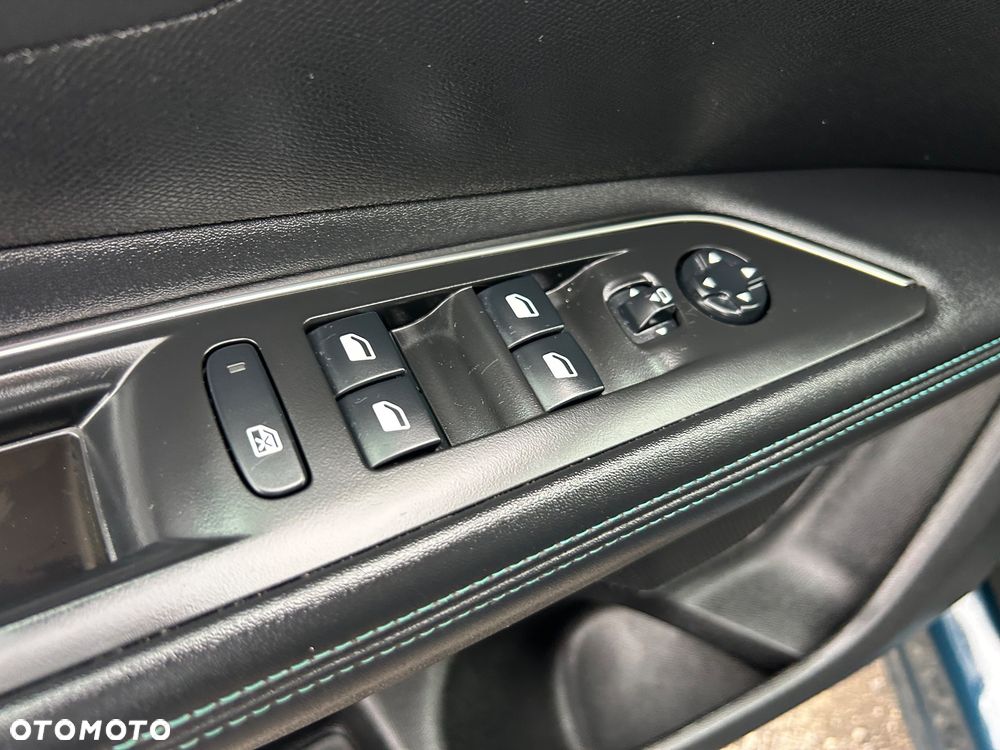 Peugeot 3008 1.2 PureTech Allure Pack S&S EAT8 - 22