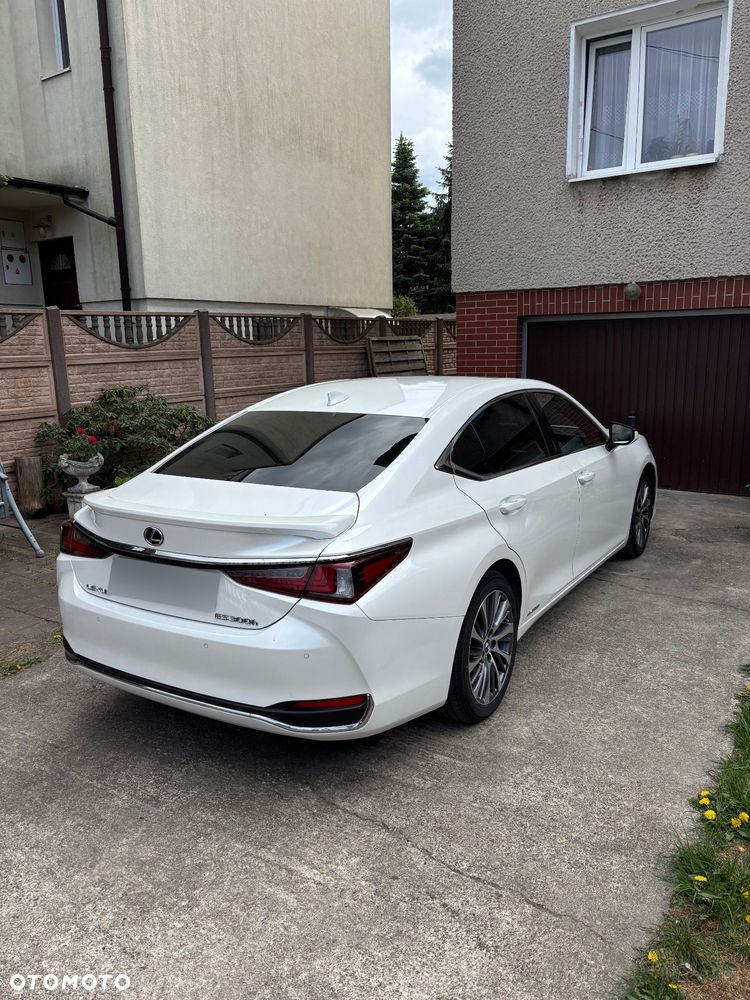 Lexus ES - 4