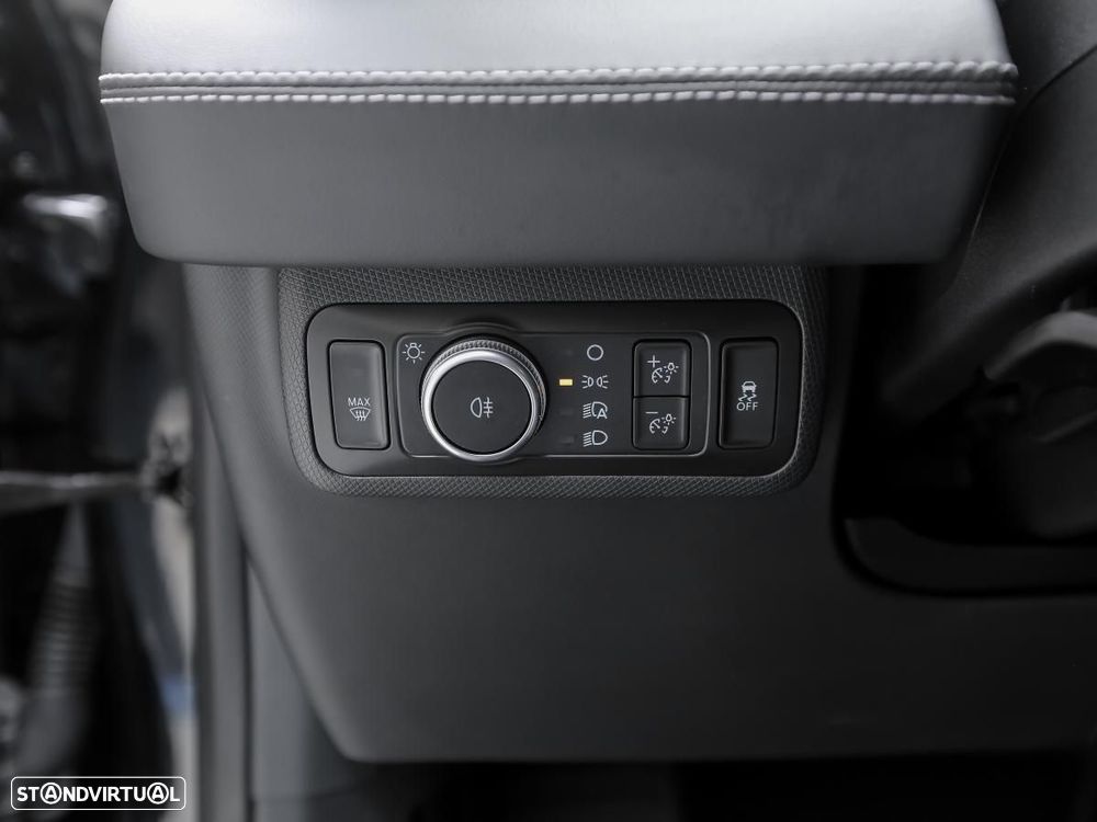 Ford Mustang Mach-E Alargada - 16