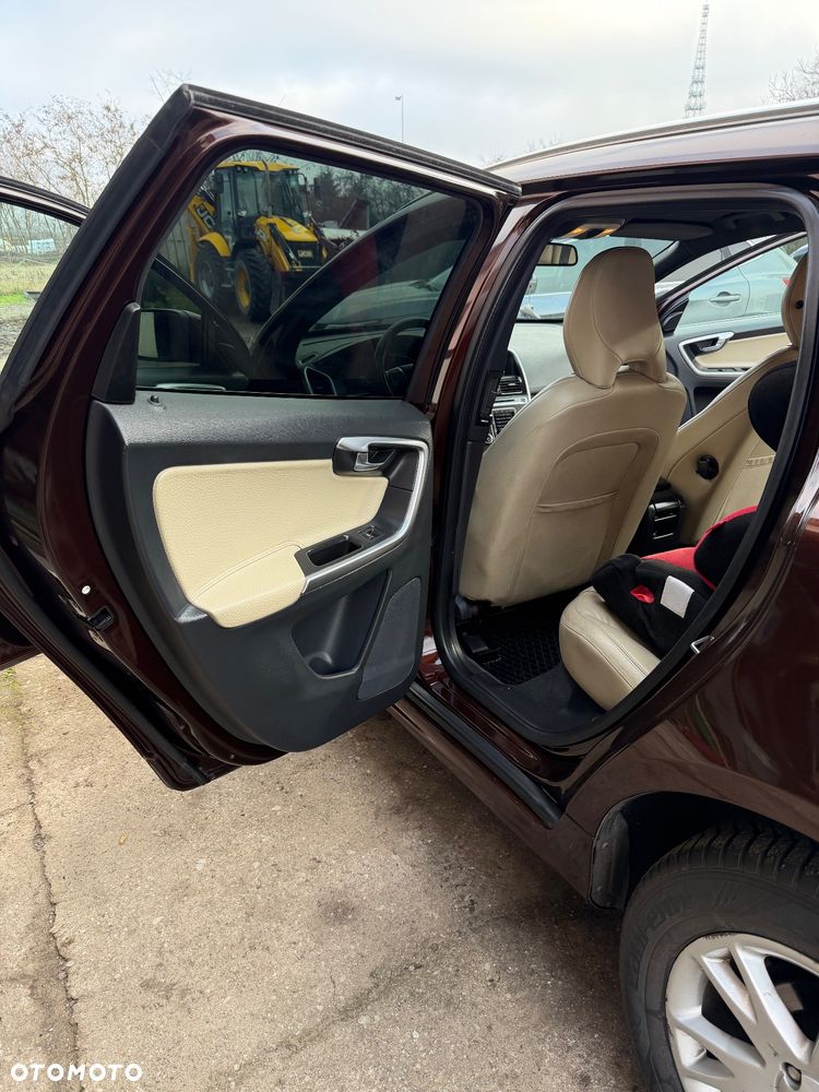 Volvo XC 60 D5 AWD Summum - 12