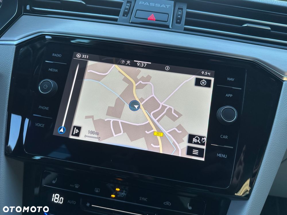 Volkswagen Passat Variant 2.0 TDI SCR DSG Elegance - 21